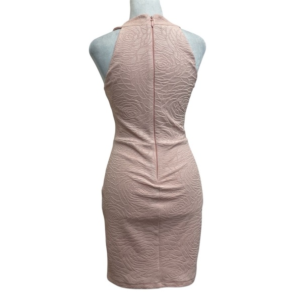Bebe Light Pink Textured Floral Halter Neck Tulip Hem Mini Dress - Picture 3 of 12